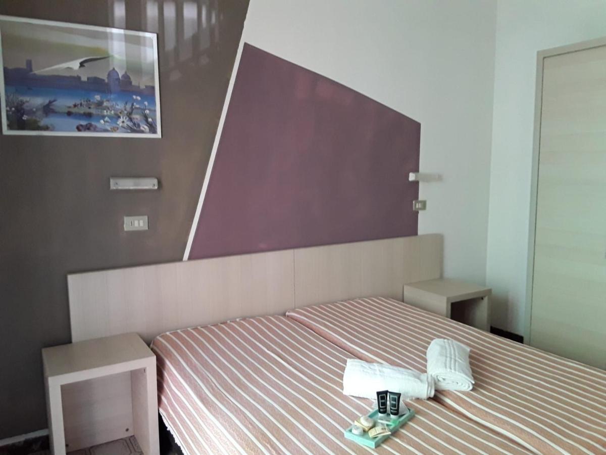 Hotel Orlov Rimini Ngoại thất bức ảnh