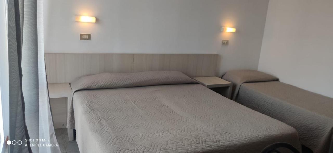 Hotel Orlov Rimini Ngoại thất bức ảnh
