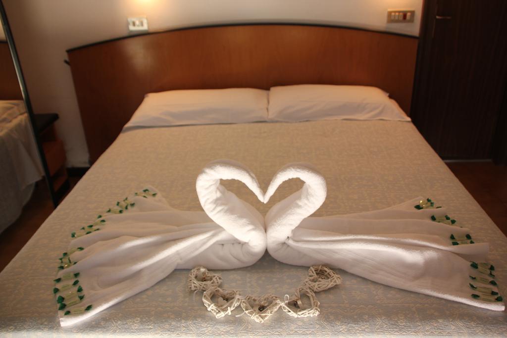 Hotel Orlov Rimini Ngoại thất bức ảnh