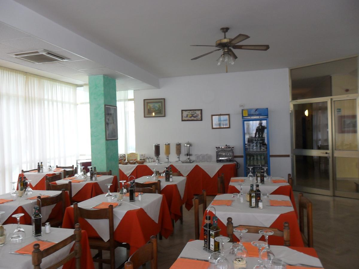 Hotel Orlov Rimini Ngoại thất bức ảnh